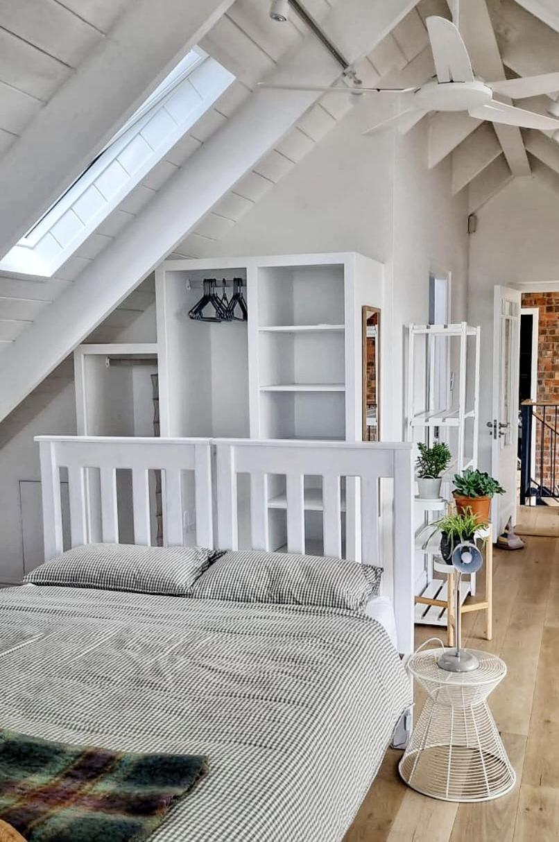 The Dragon Tree Guesthouse Калк Бей Екстериор снимка